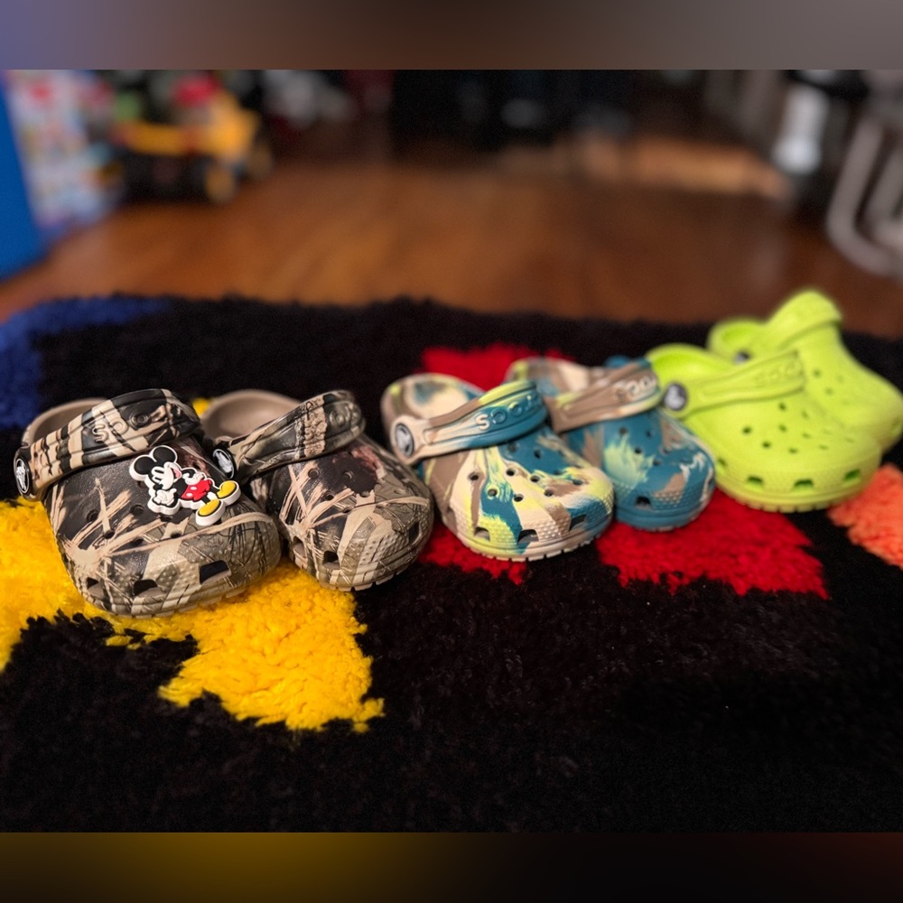Toddler crocs